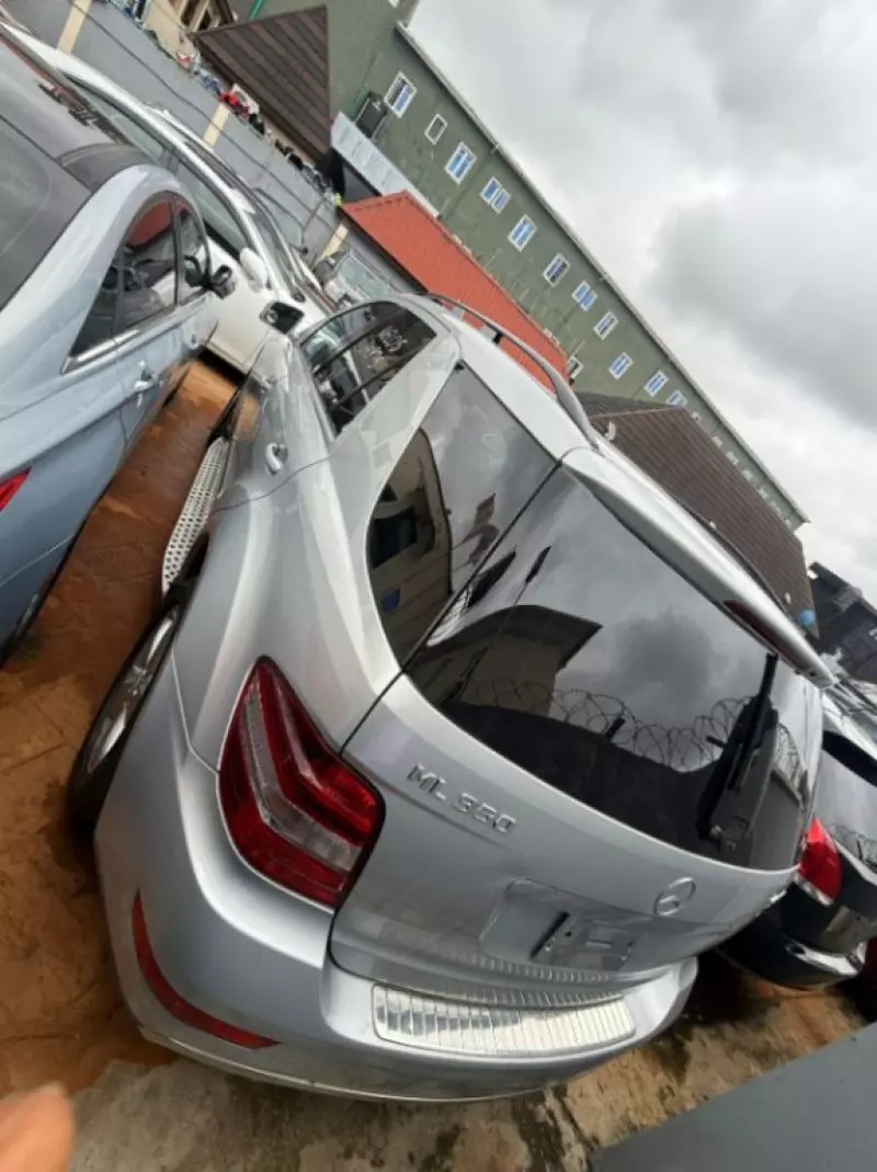 Mercedes-Benz ML 350   - 2011