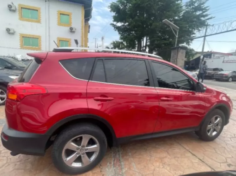 Toyota RAV 4   - 2015