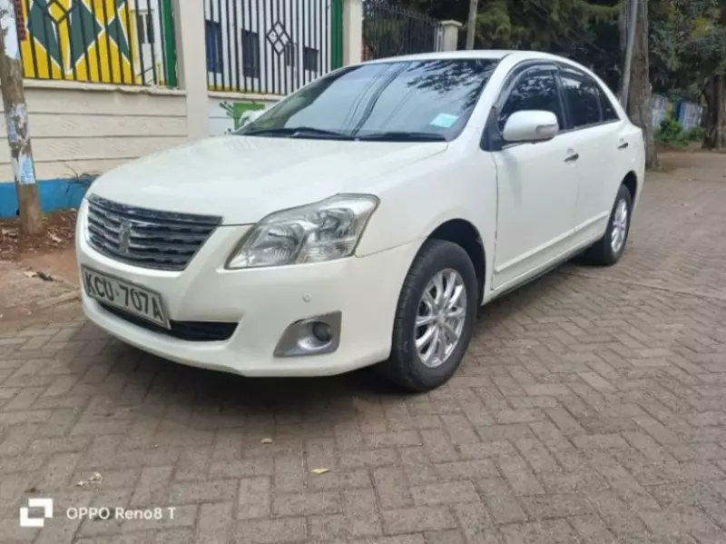 Toyota Premio    - 2012