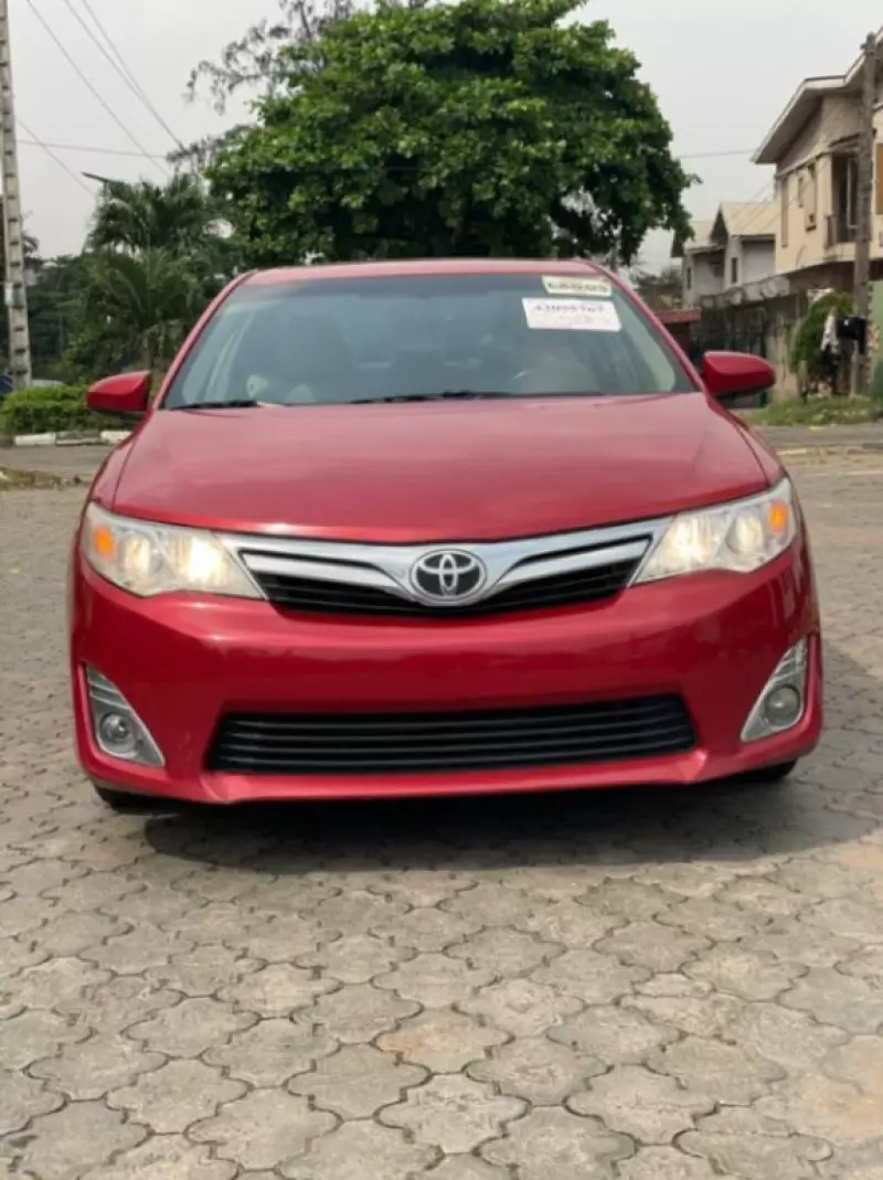 Toyota Camry   - 2013