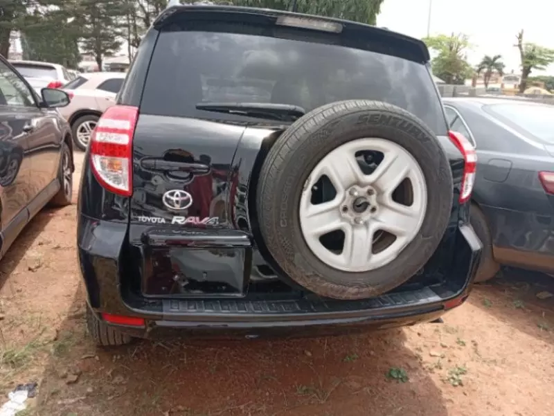 Toyota RAV4   - 2010