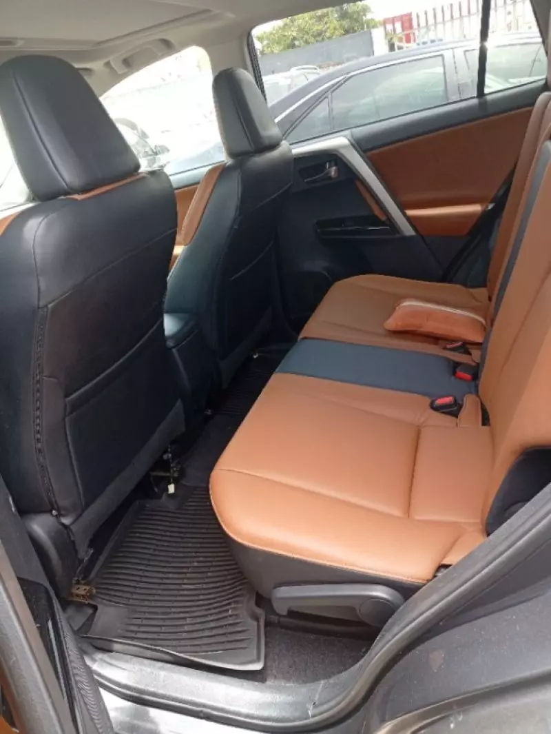 Toyota RAV4   - 2016