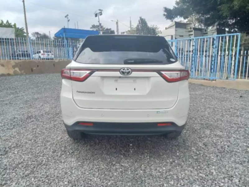 Toyota Harrier   - 2018