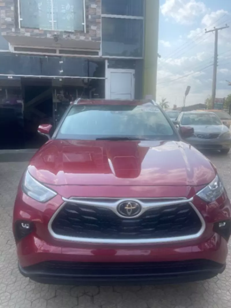 Toyota Highlander   - 2020