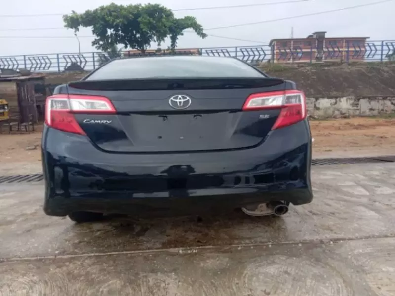 Toyota Camry   - 2013