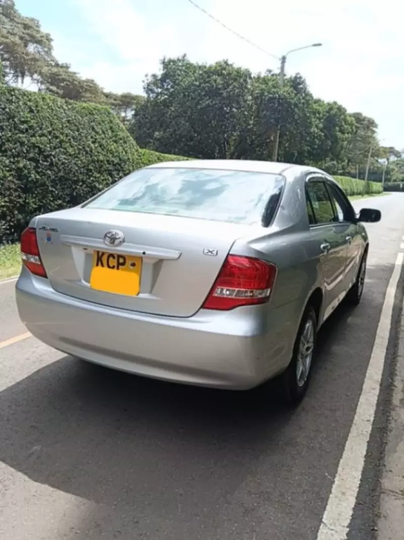 Toyota Axio    - 2010
