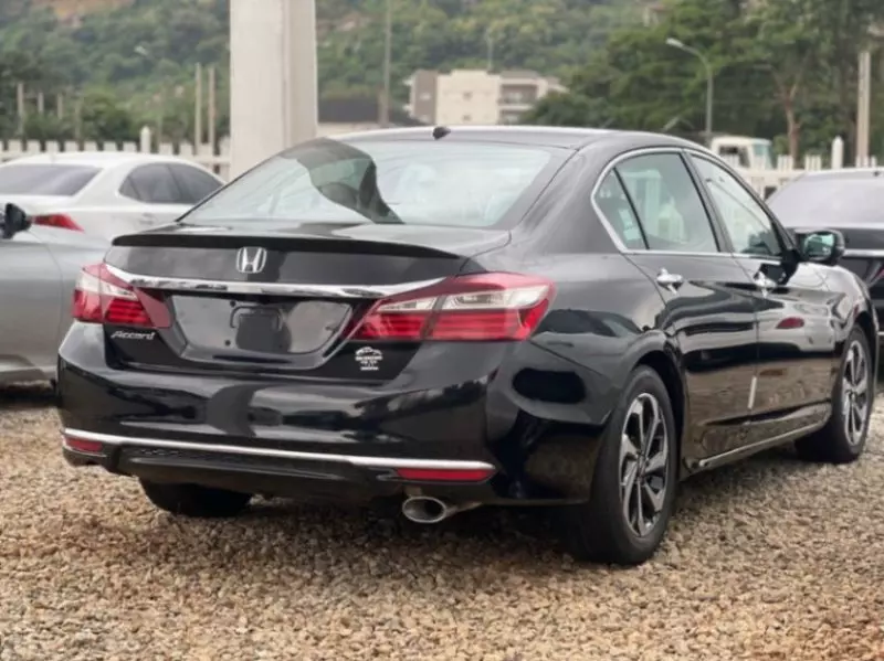 Honda Accord   - 2016