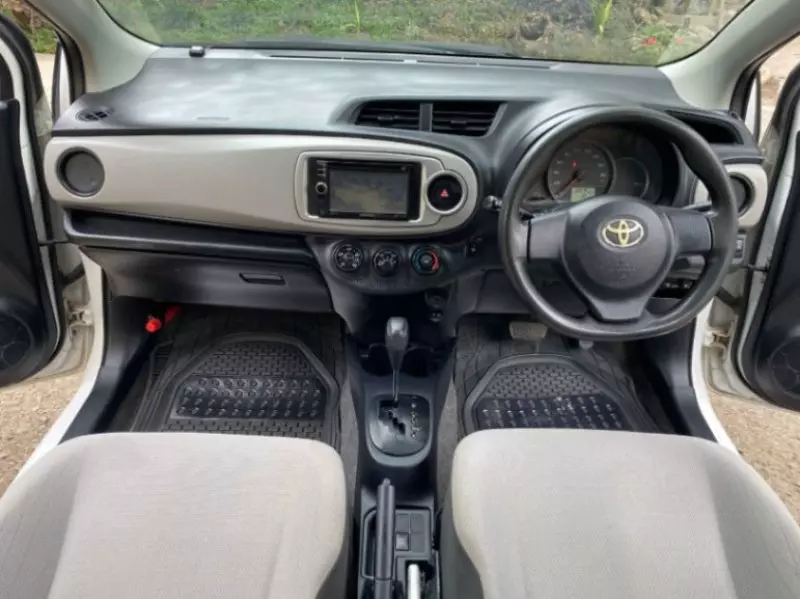 Toyota Vitz   - 2014
