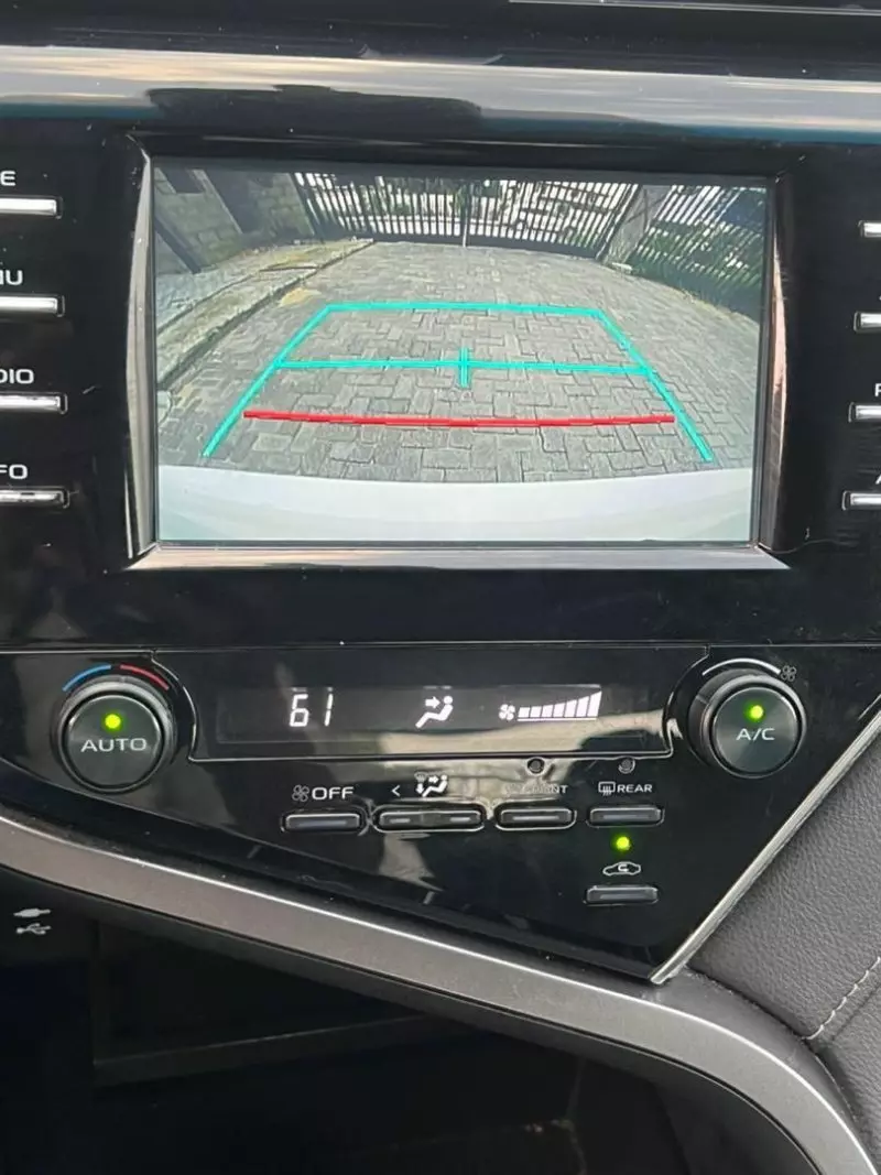 Toyota Camry   - 2018