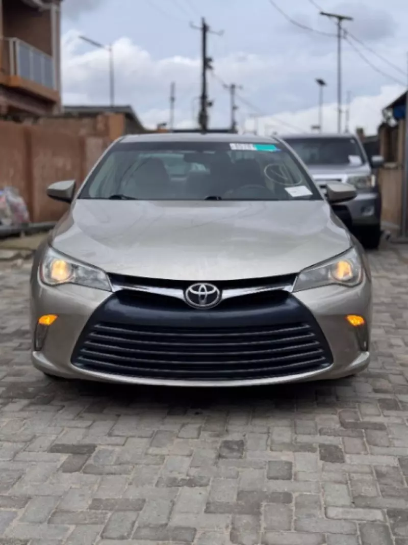 Toyota Camry   - 2015