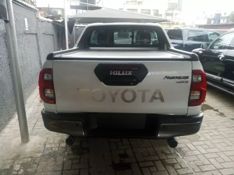 Toyota Hilux   - 2025