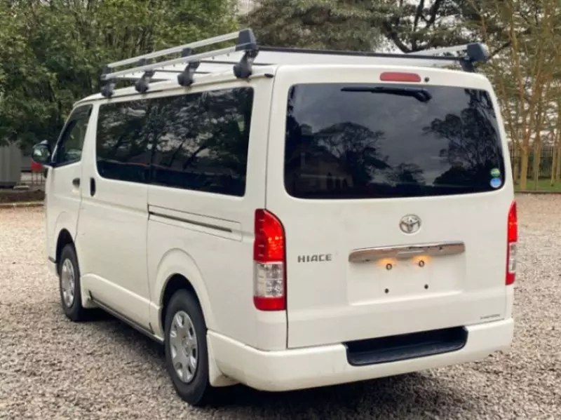 Toyota Hiace   - 2018