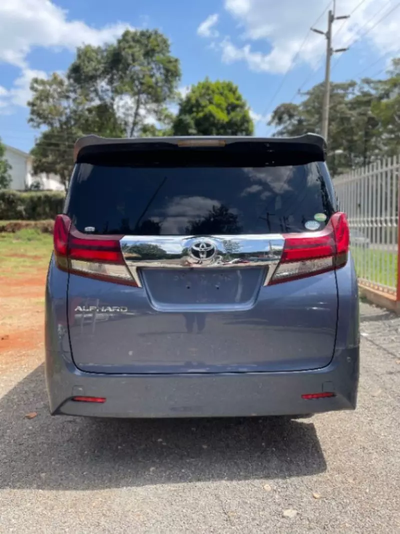 Toyota Alphard   - 2015