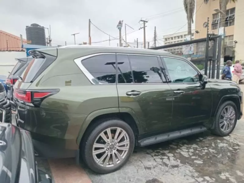 Lexus LX 600   - 2024
