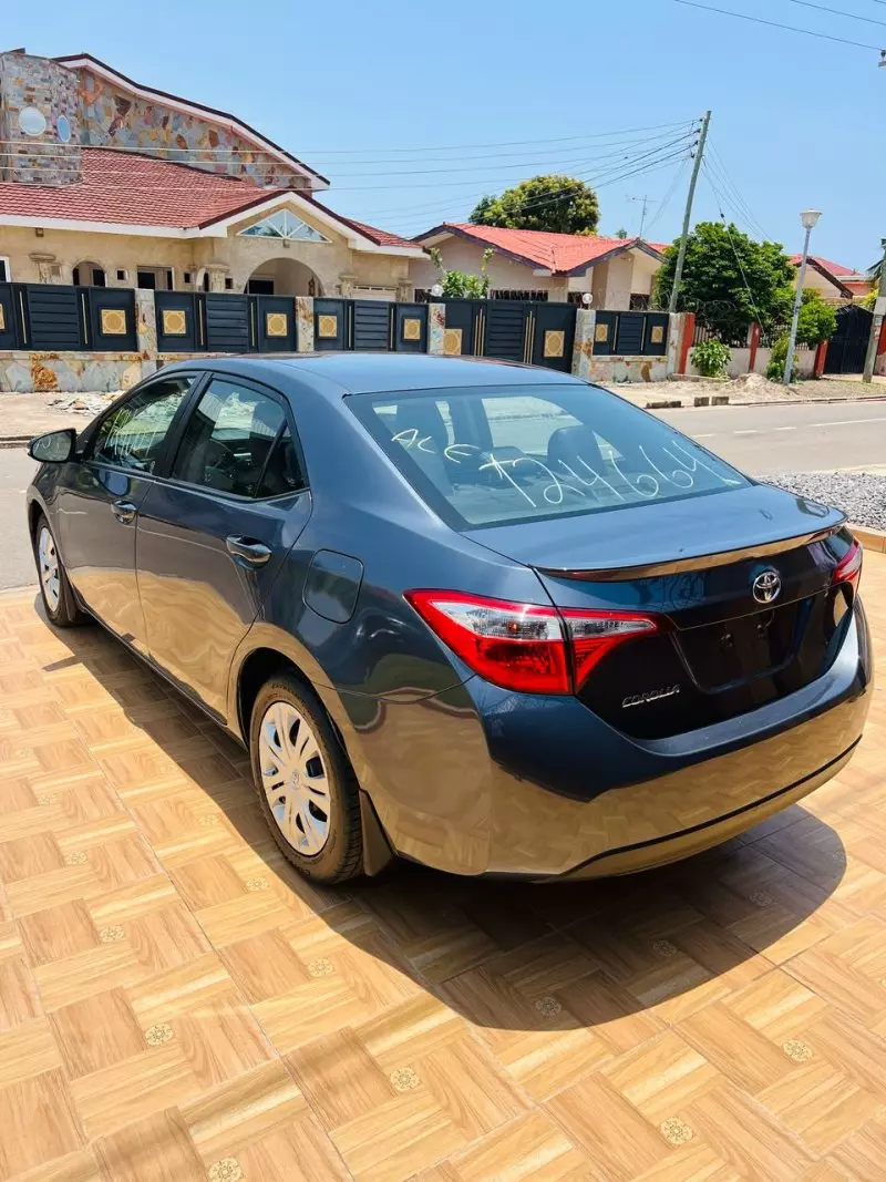 Toyota Corolla   - 2016