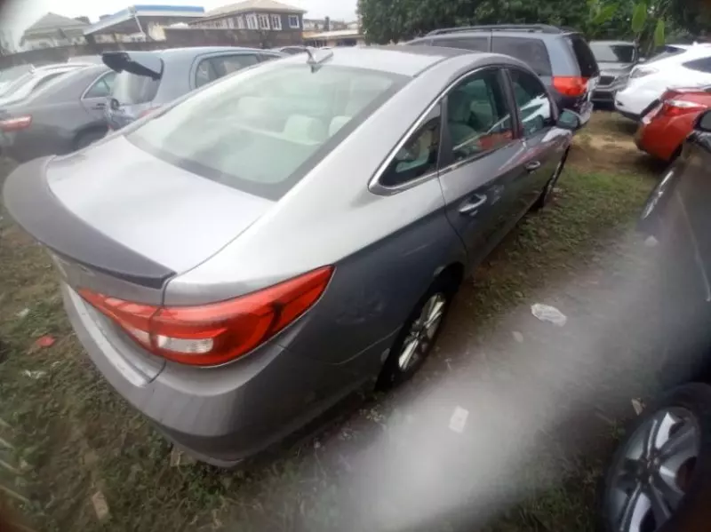 Hyundai Sonata   - 2015