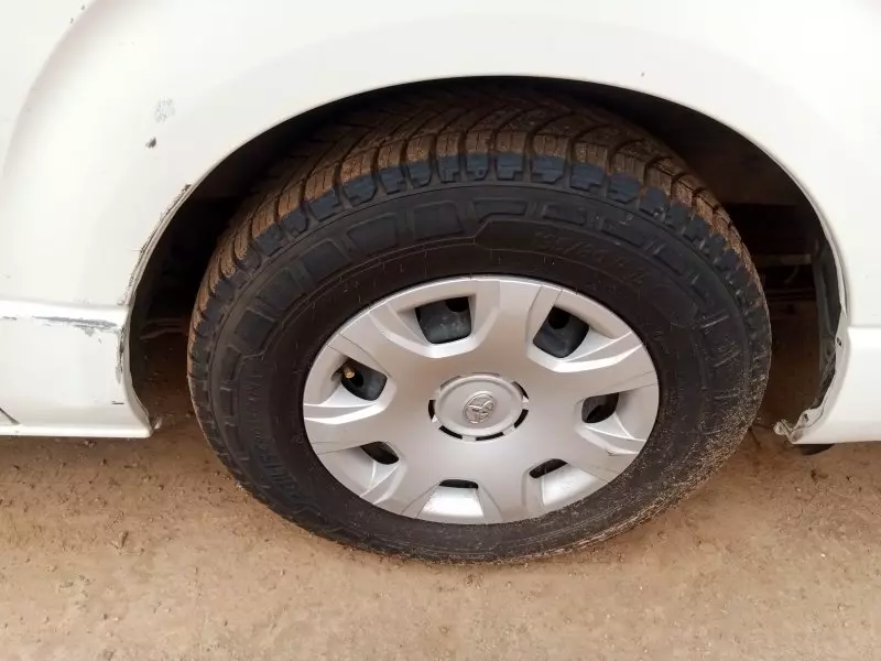 Toyota Hiace   - 2012