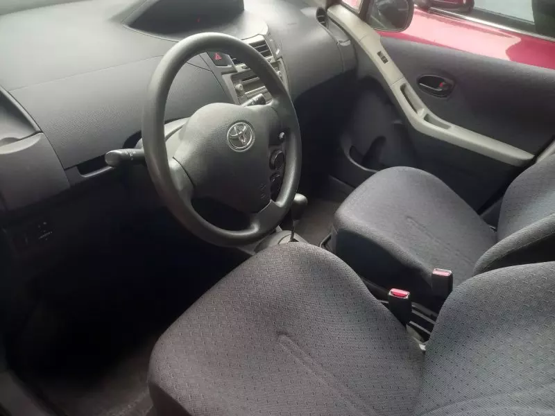 Toyota Vitz   - 2009