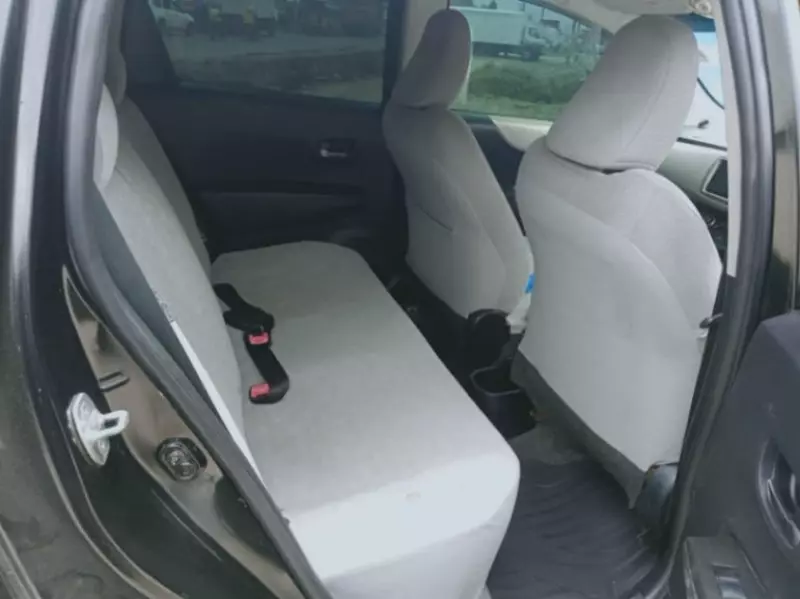Toyota Vitz   - 2011