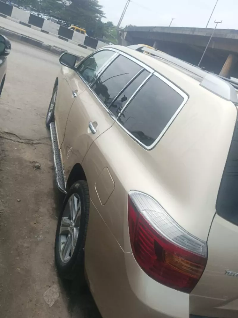 Toyota Highlander   - 2009