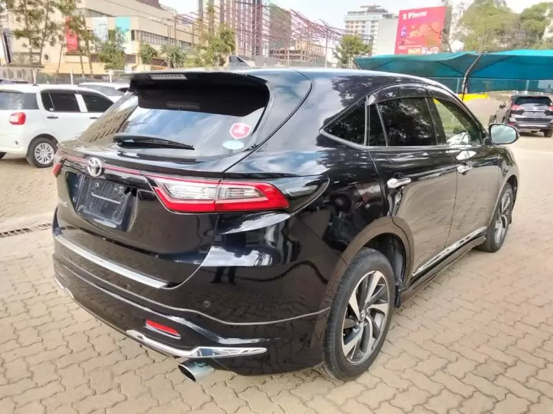 Toyota Harrier   - 2018