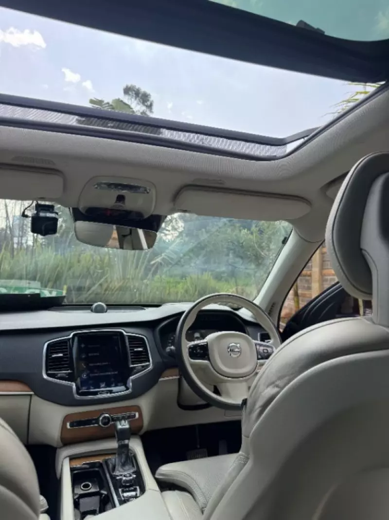 Volvo XC90   - 2018