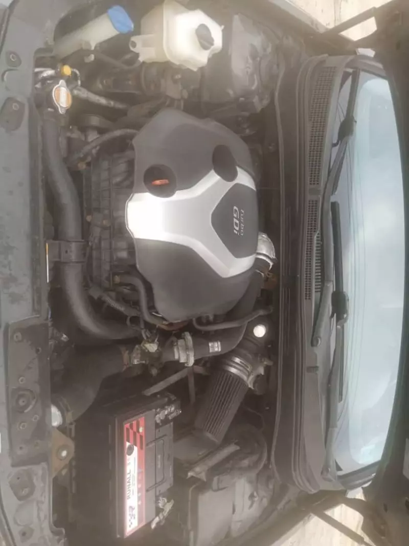 Hyundai Sonata   - 2012