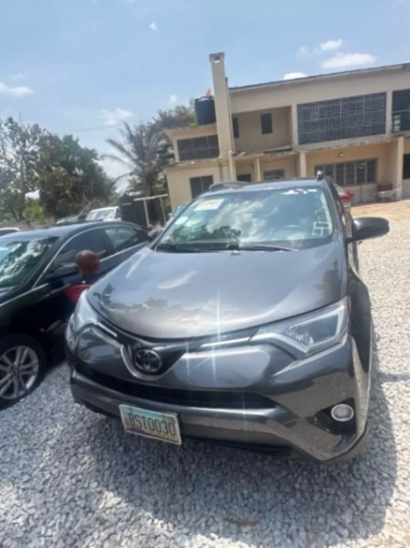 Toyota RAV 4   - 2018