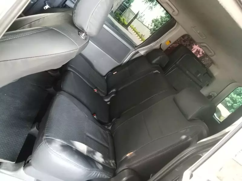 Toyota Noah   - 2008