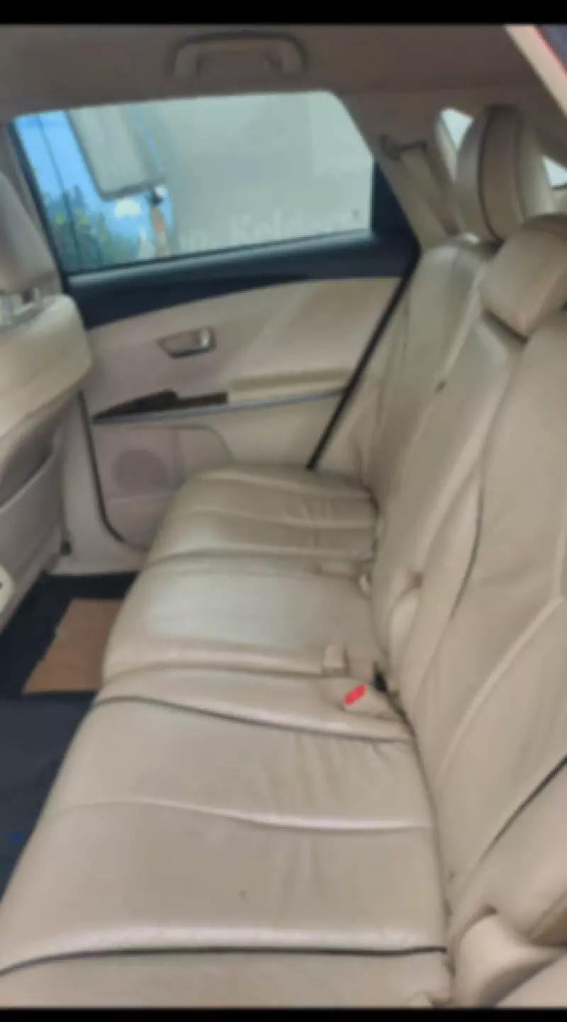 Toyota Venza   - 2012