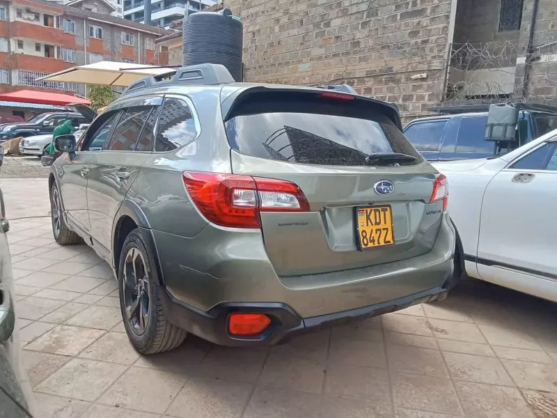 Subaru Outback   - 2018