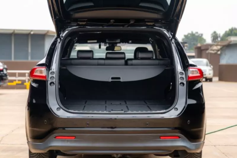 Toyota Harrier   - 2018
