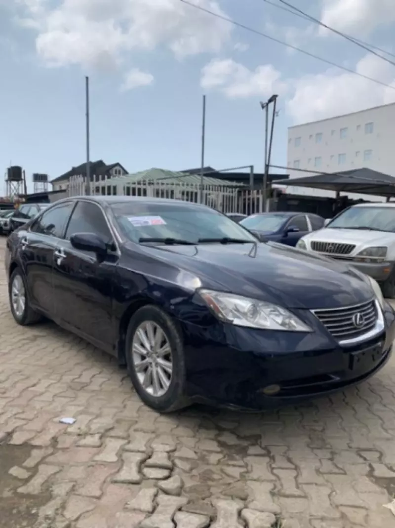 Lexus ES   - 2009