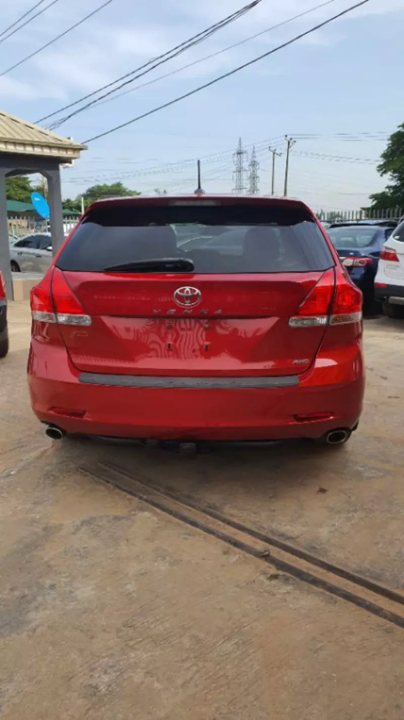 Toyota Venza   - 2011