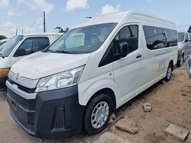 Toyota Hiace   - 2019