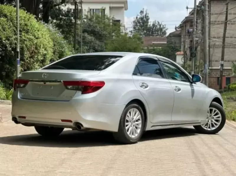 Toyota Mark X   - 2017