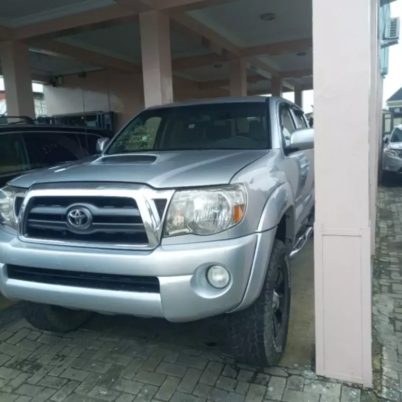 Toyota Tacoma - 2005