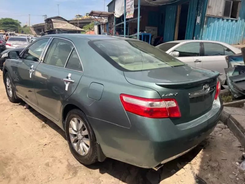 Toyota Camry   - 2007