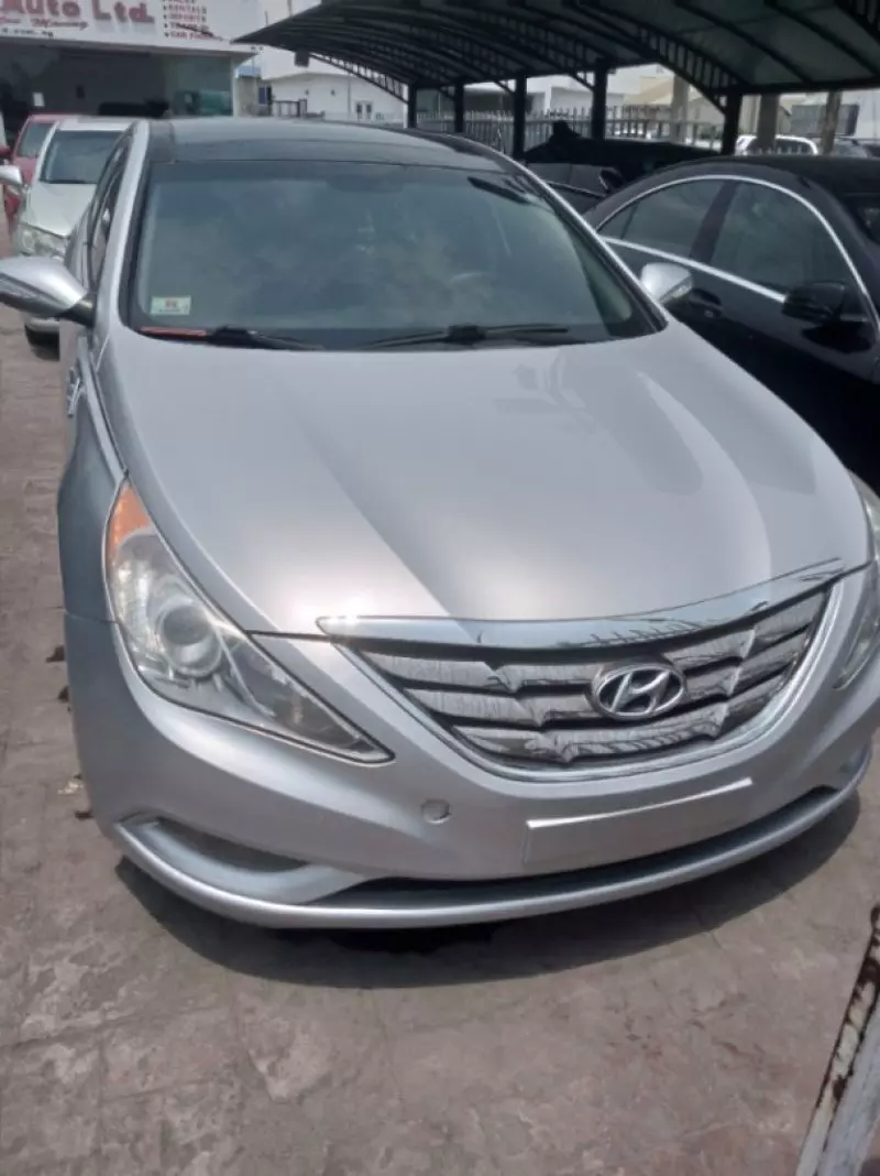 Hyundai Sonata - 2013