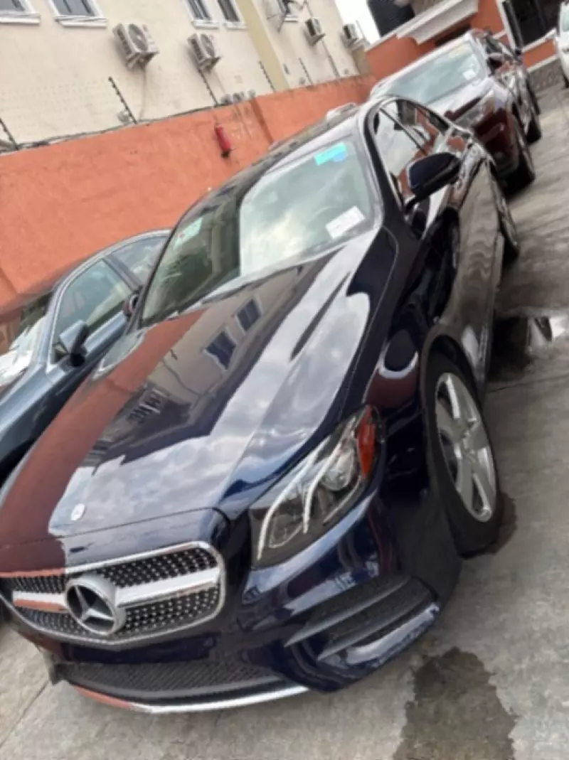 Mercedes-Benz E 300   - 2017