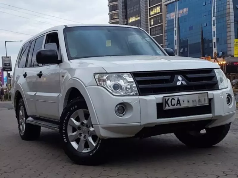 Mitsubishi Pajero   - 2014