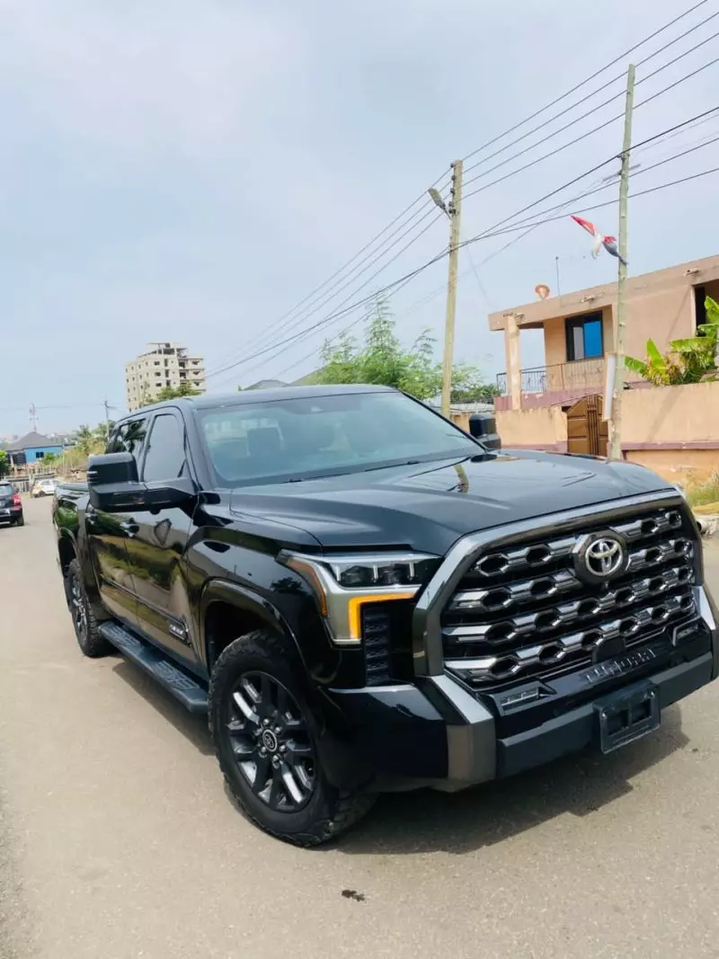 Toyota Tundra   - 2022