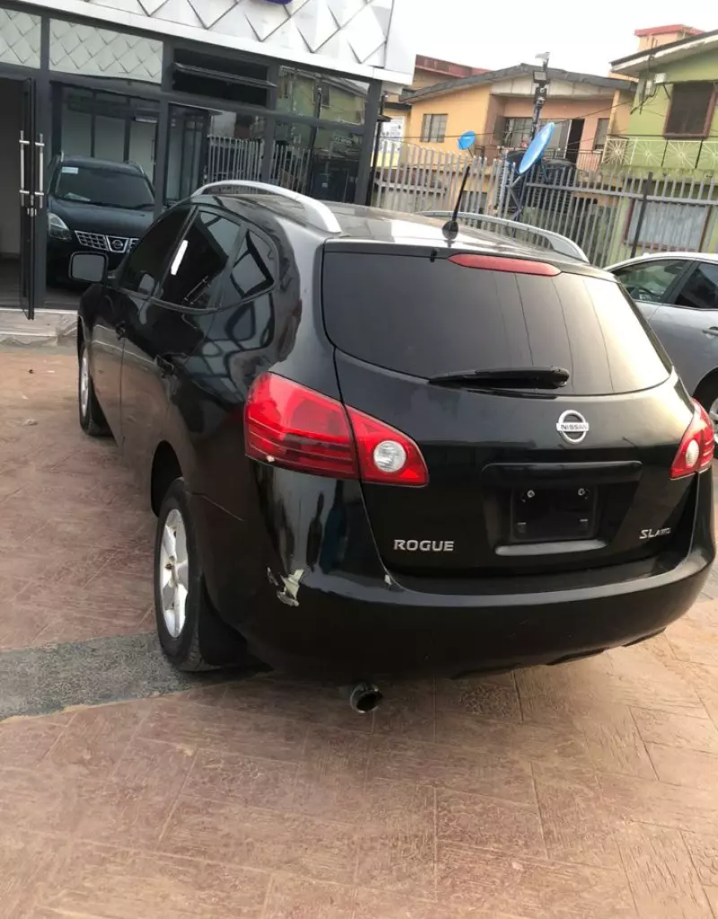 Nissan Rogue   - 2009