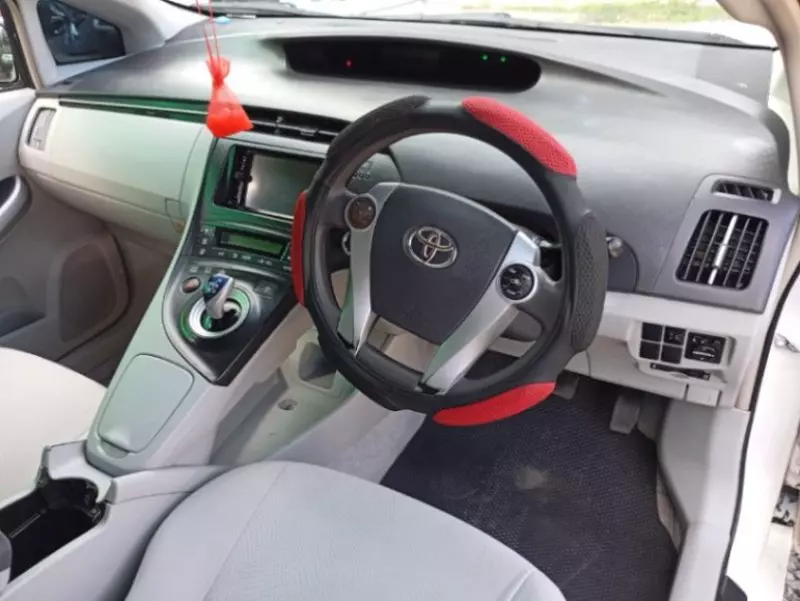 Toyota Prius   - 2010