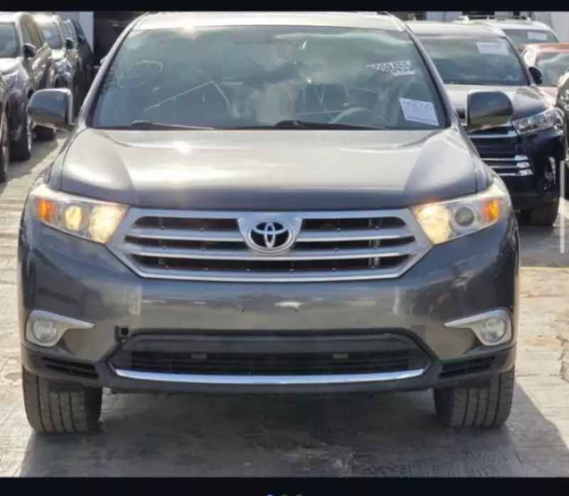 Toyota Highlander   - 2012