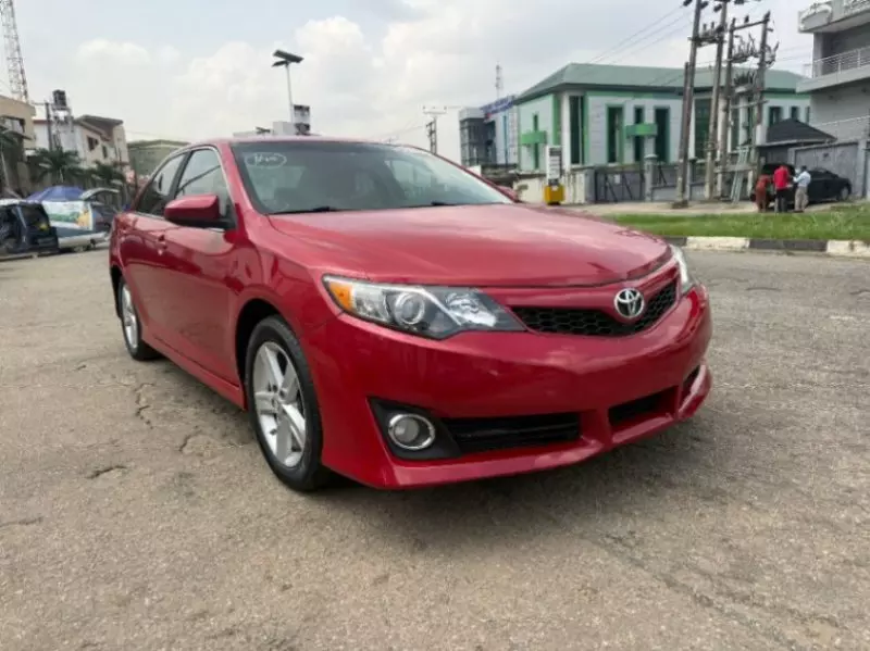 Toyota Camry - 2014