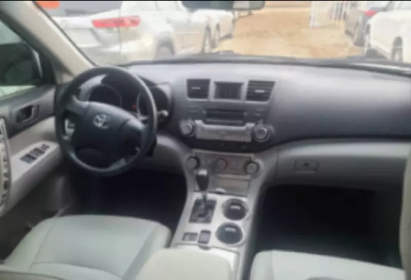 Toyota Highlander - 2011