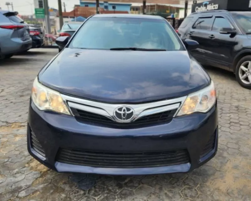 Toyota Camry   - 2014