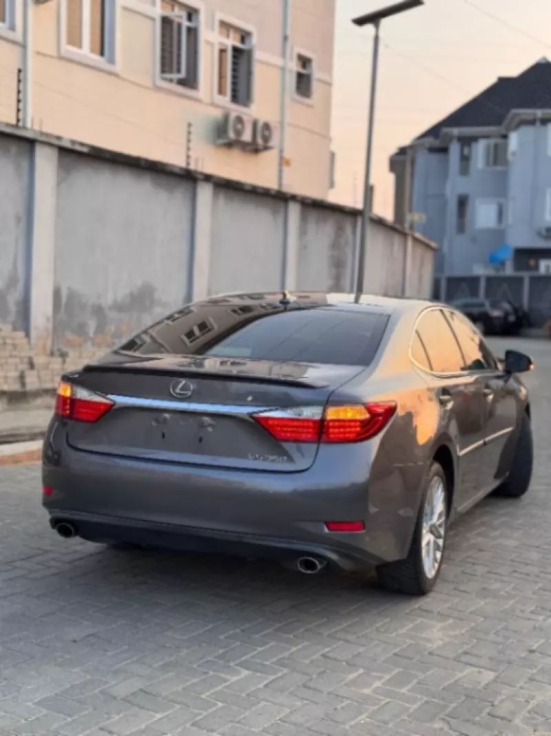 Lexus ES 350   - 2013