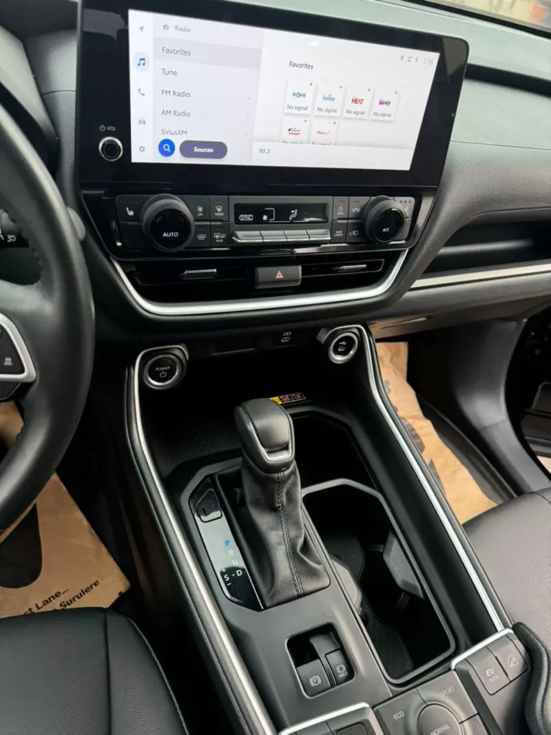 Toyota Highlander   - 2024